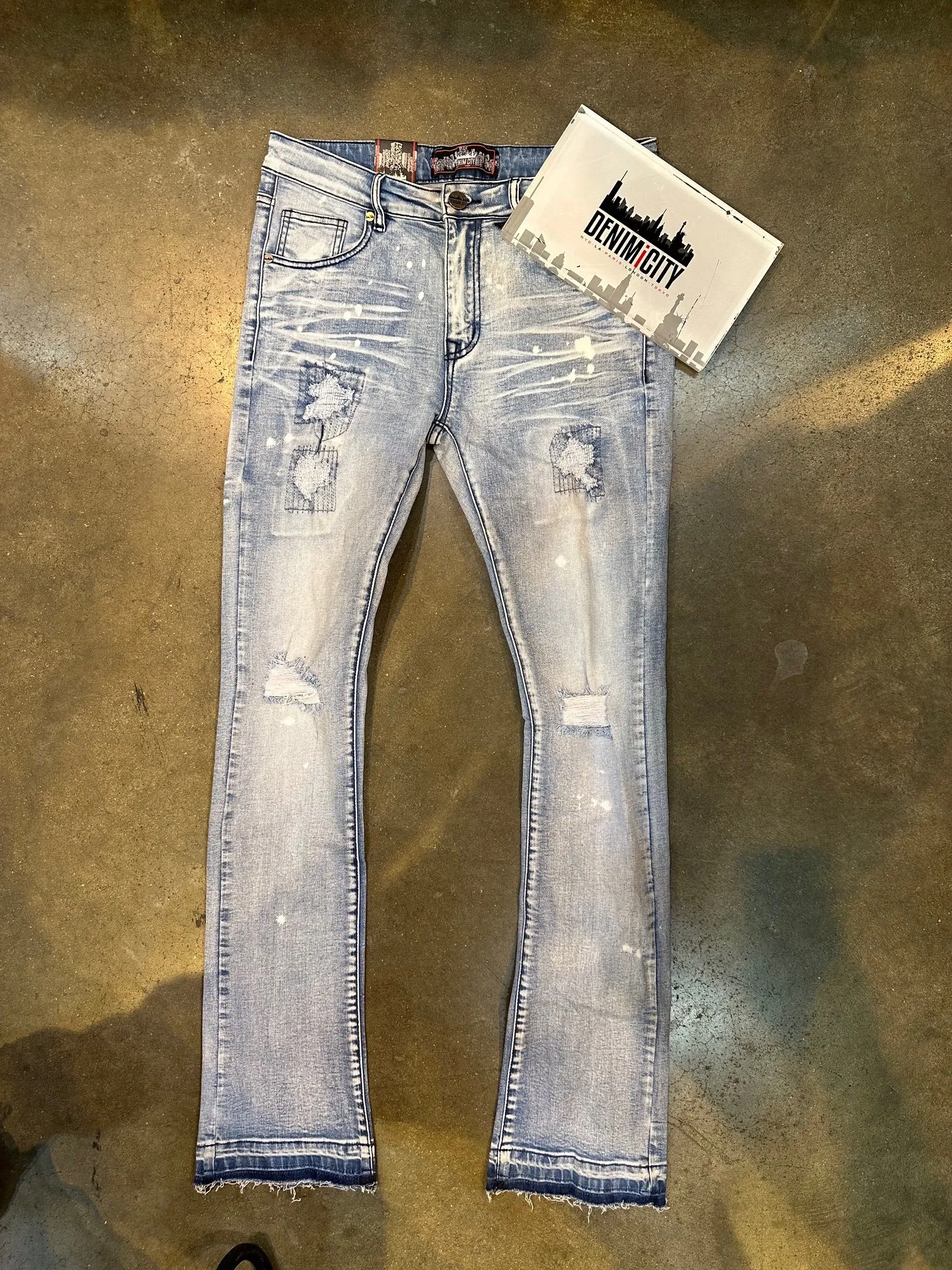 DENIMiCITY Knee Rip Bleached Light Blue Stacked Denim (DNM-001BLEACH)