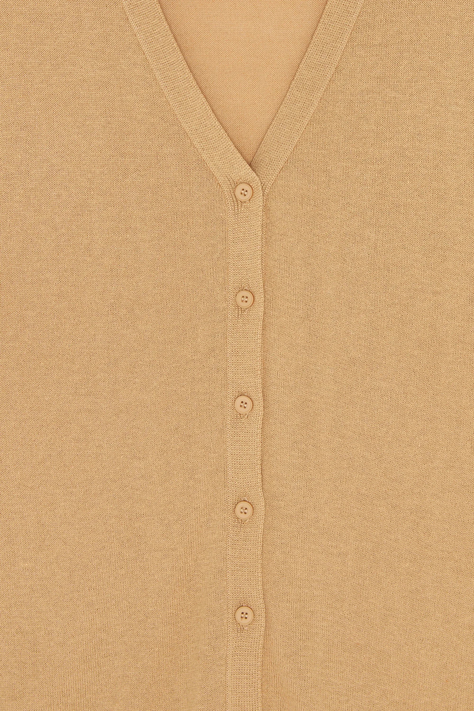 RELAXED FIT VEST