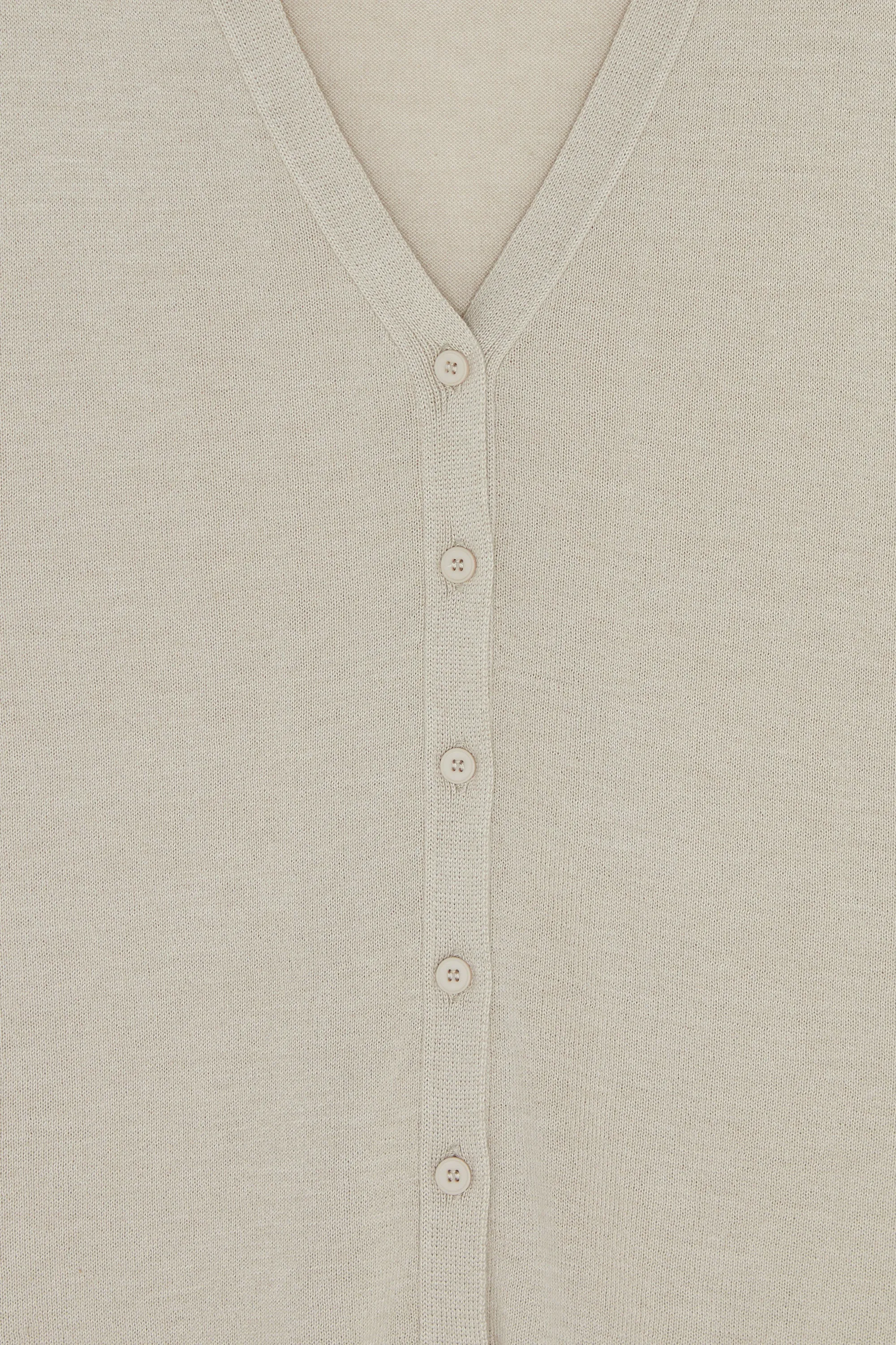 RELAXED FIT VEST