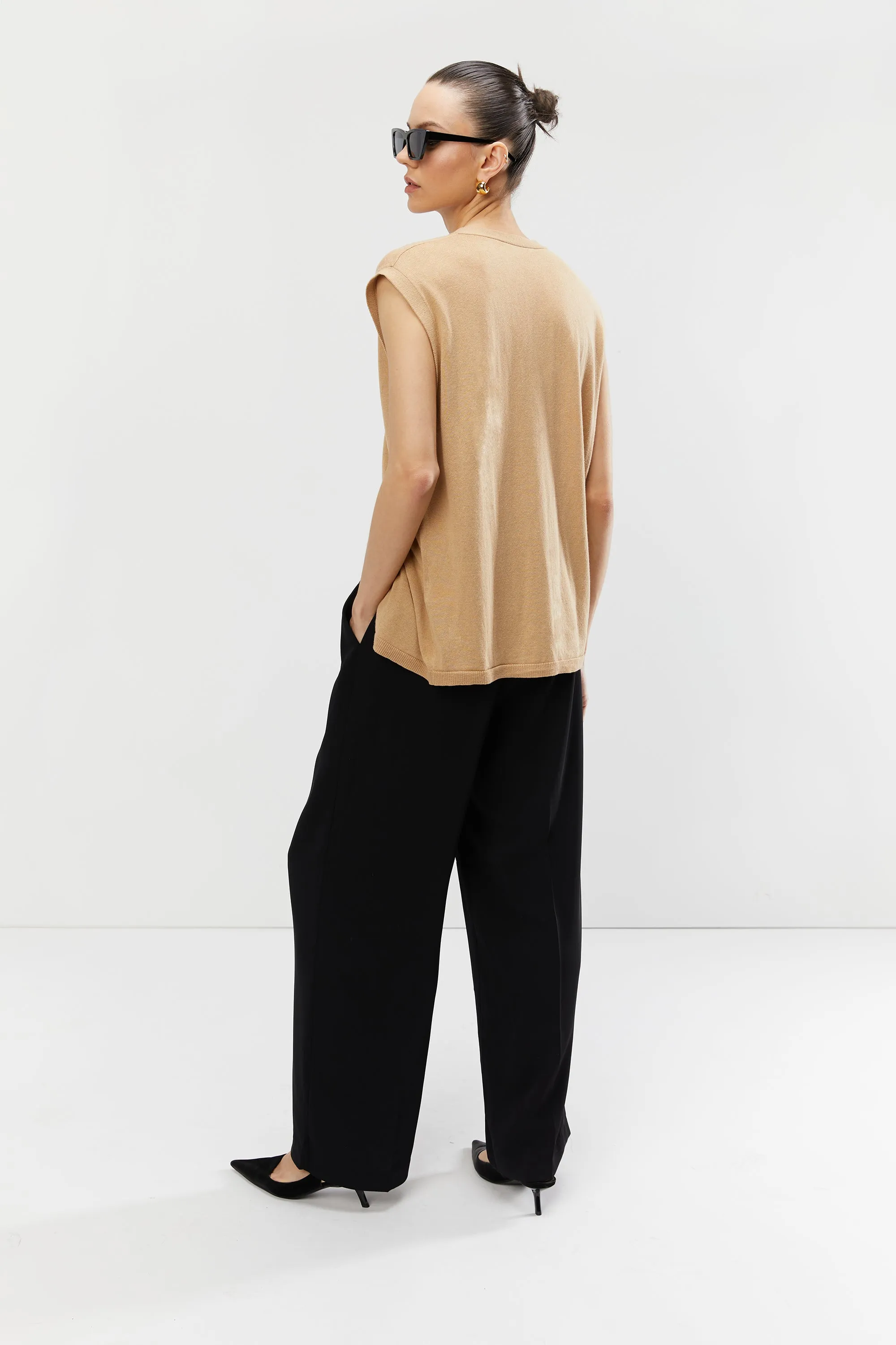 RELAXED FIT VEST