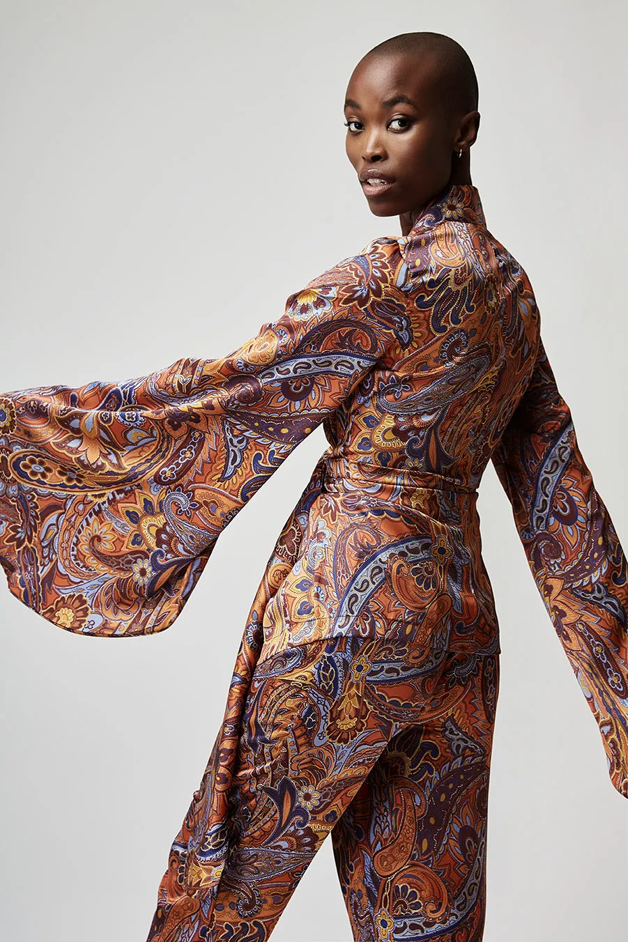SET KIMONO WITH HIGH-WAIST TROUSERS IN PAISLEY-PATTERN